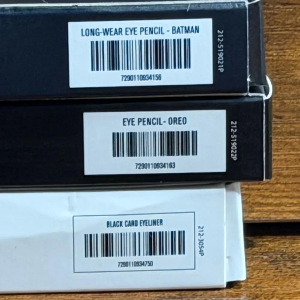 IL MAKIAGE Black Card Eye Pencil and Liner Set